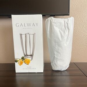 Galway Irish Crystal Dune 10" Square Vase – NWT - Gift Ready !